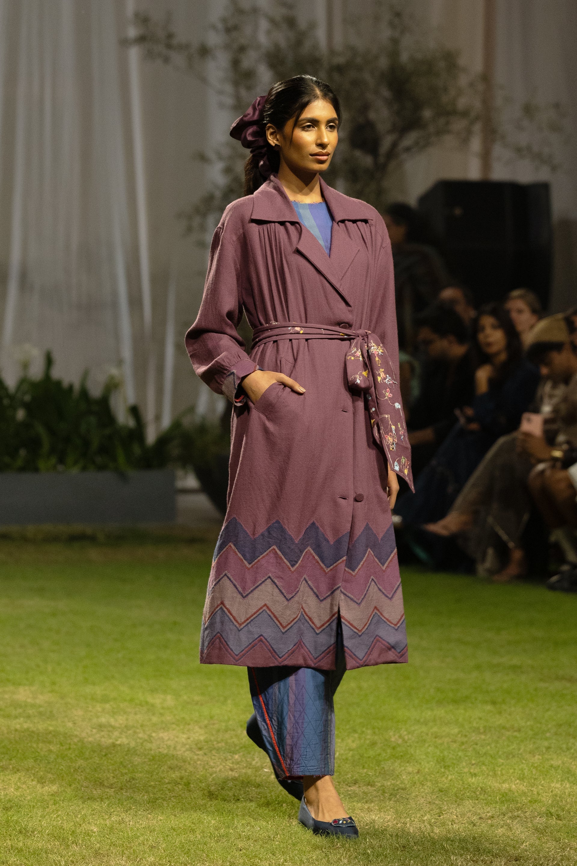 LOOK 25