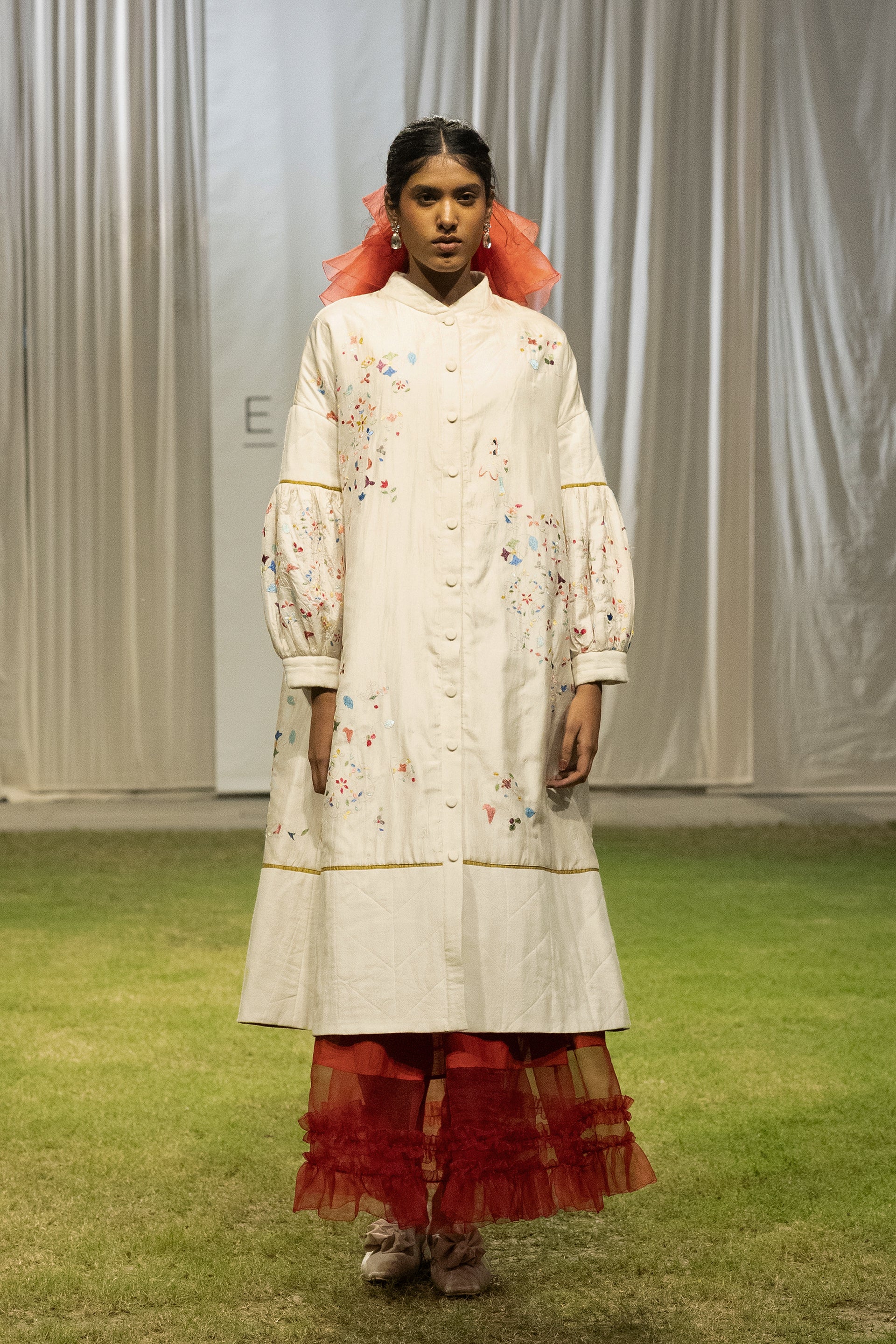 LOOK 48